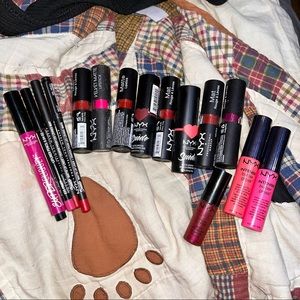 ⭐️HOST PICK⭐️NYX 15 LOT Lipstick, Liner, Gloss - bought but ended up never using
